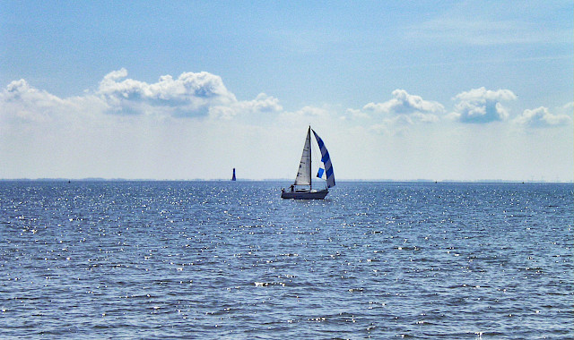Aurora Ferienwohnungen, Urlaub Wilhelmshaven, Segelboot, Segeln